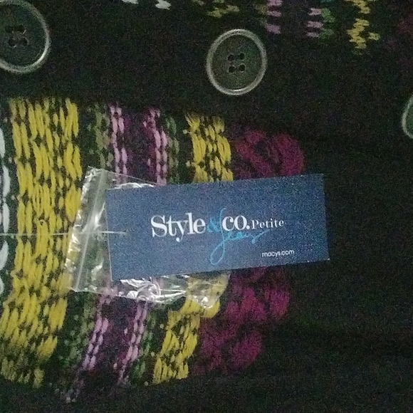 Sweater - Picture 6 of 9